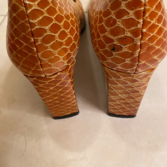 Stuart Weitzman Gold Snake Square Toe Pump - Picture 6 of 10